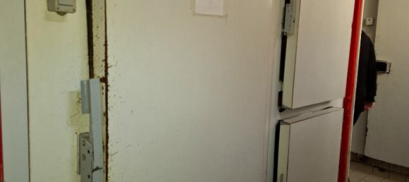 335m² Commercial property in Saint-Amand-Montrond, France No. 209436 5