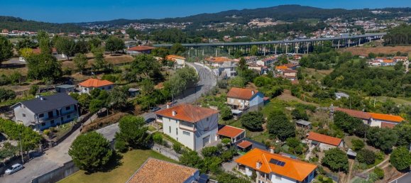 7 bedrooms House in Braga, Portugal No. 38463 6