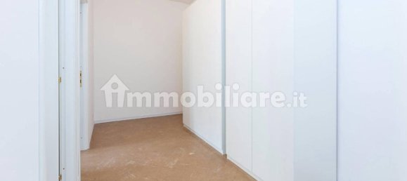 5 bedrooms Apartment in Rome, Italy No. 128631 9