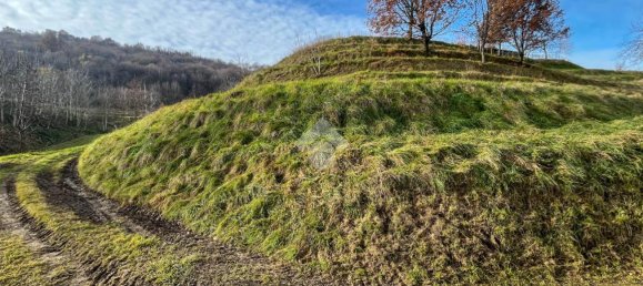 12420m² Land in La Valletta Brianza, Italy No. 162710 2