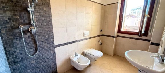 3 bedrooms Apartment in Chioggia, Italy No. 362529 9