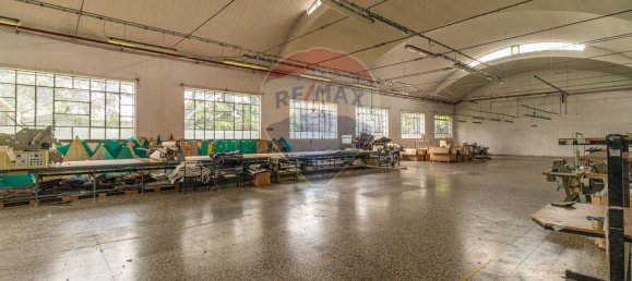 858m² Commercial property in Borgomanero, Italy No. 56283 18