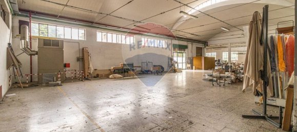 858m² Commercial property in Borgomanero, Italy No. 56283 3