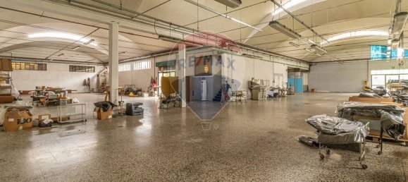858m² Commercial property in Borgomanero, Italy No. 56283 14