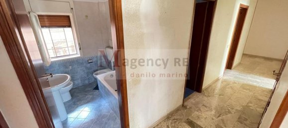 4 rooms Apartment in Reggio Calabria, Italy No. 70436 13