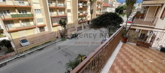 4 rooms Apartment in Reggio Calabria, Italy No. 70436 17
