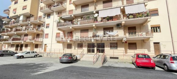 4 rooms Apartment in Reggio Calabria, Italy No. 70436 2