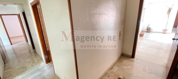4 rooms Apartment in Reggio Calabria, Italy No. 70436 3