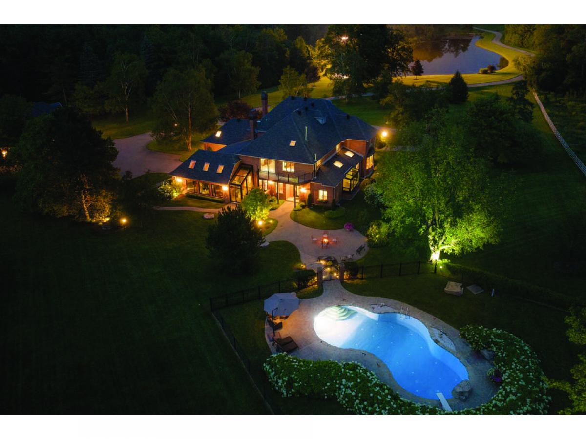 7 bedrooms House in Puslinch, Canada No. 976