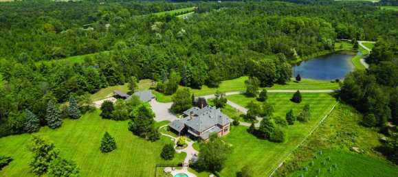 7 bedrooms House in Puslinch, Canada No. 976 2