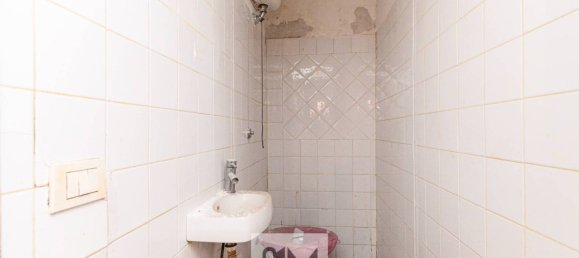 2 rooms Commercial property in Rome, Italy No. 61689 25