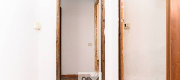 2 rooms Commercial property in Rome, Italy No. 61689 24