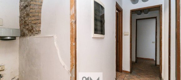 2 rooms Commercial property in Rome, Italy No. 61689 19