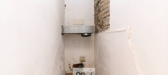 2 rooms Commercial property in Rome, Italy No. 61689 20