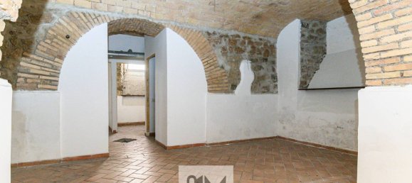 2 rooms Commercial property in Rome, Italy No. 61689 3