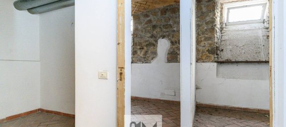 2 rooms Commercial property in Rome, Italy No. 61689 11