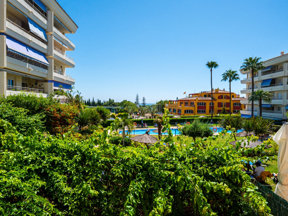 1 bedroom Apartment in Marbella, Spain No. 217417