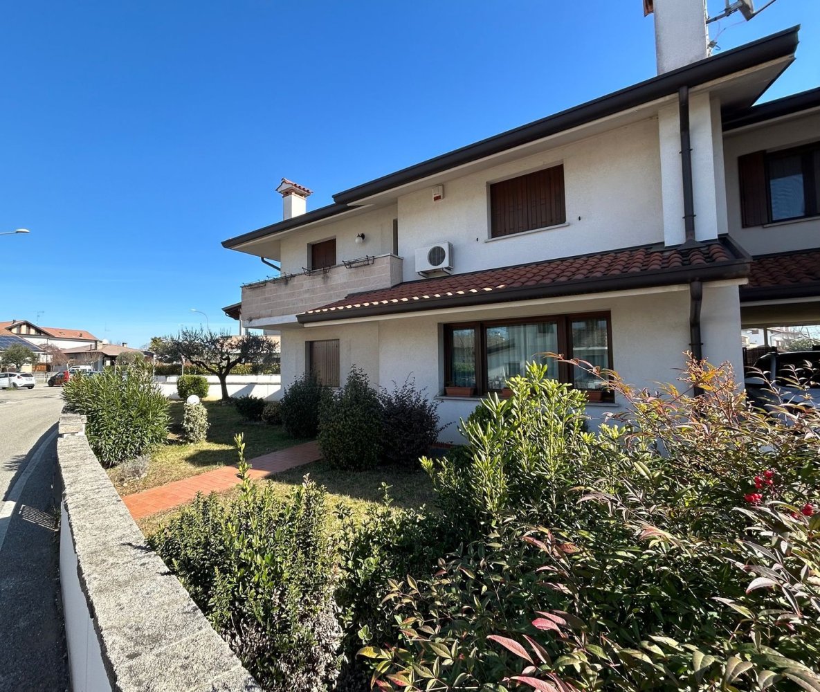 Casa de 5 divisões em Udine, Italy N.º 51717