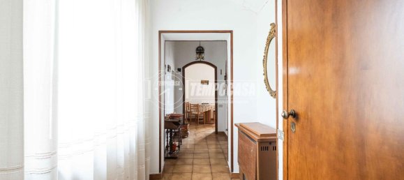 6غرفة منزل في Alzate Brianza, Italy رقم 14602 19