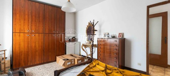 6غرفة منزل في Alzate Brianza, Italy رقم 14602 27