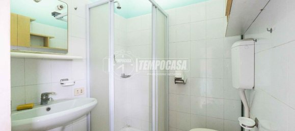 6غرفة منزل في Alzate Brianza, Italy رقم 14602 12