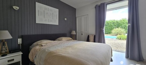 Casa de 5 dormitorios en Deux-Sevres, France No. 300722 10