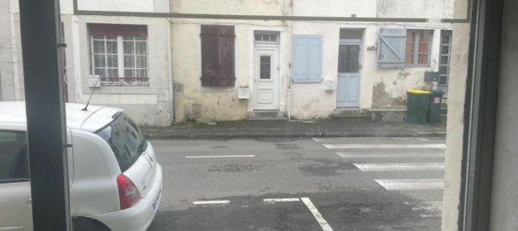 42m² Commercial property in Orthez, France No. 103893 7