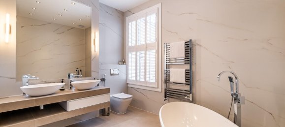 3 bedrooms House in London, United Kingdom No. 14043 44