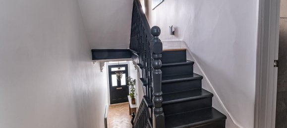 3 bedrooms House in London, United Kingdom No. 14043 9