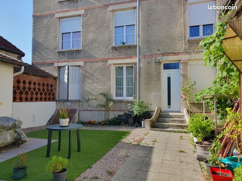 8 bedrooms Apartment in Sainte-Savine, France No. 89324