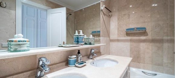 Apartamento de 2 dormitorios en Marbella, Spain No. 96917 18