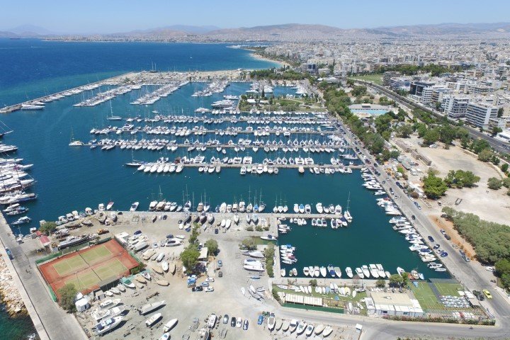 Propiedad comercial de 4 dormitorios en Alimos, Greece No. 5349