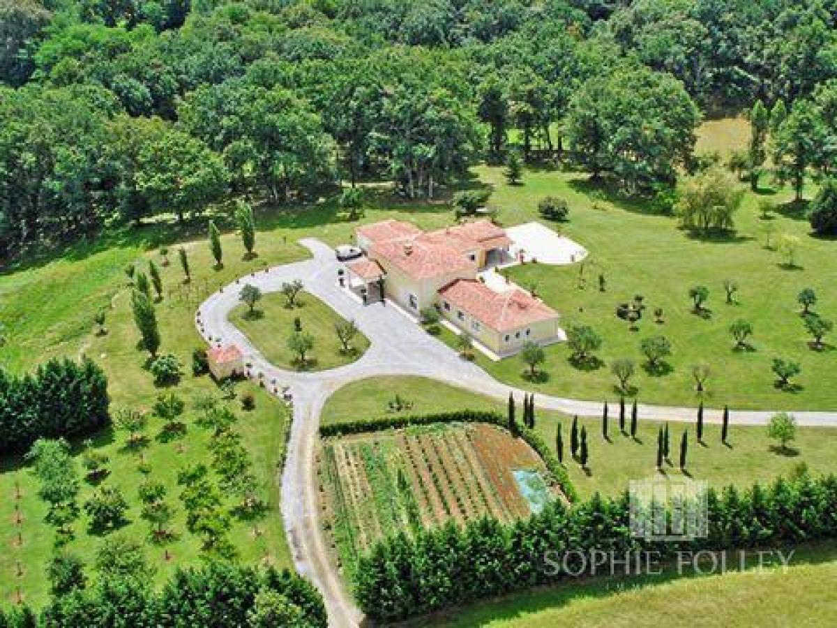 3 bedrooms Shop in Pouillon, France No. 17682