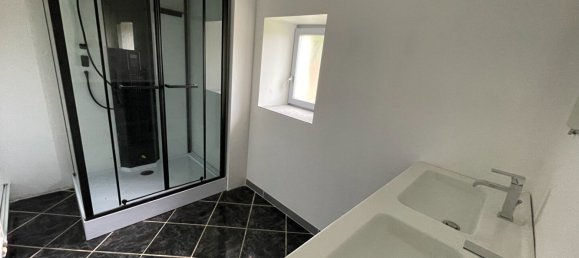 2 chambres Maison à Grossouvre, France No. 251657 4