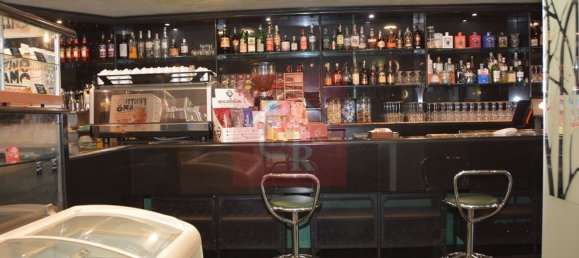 240m² Commercial property in Udine, Italy No. 224294 10