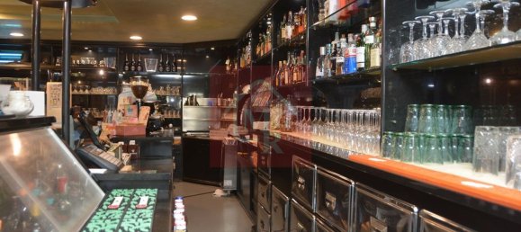 240m² Commercial property in Udine, Italy No. 224294 12