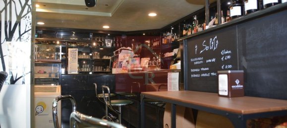 240m² Commercial property in Udine, Italy No. 224294 4