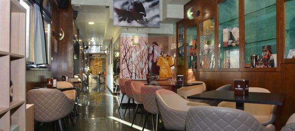 240m² Commercial property in Udine, Italy No. 224294 27