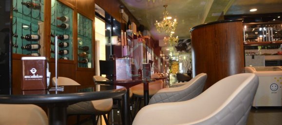 240m² Commercial property in Udine, Italy No. 224294 7