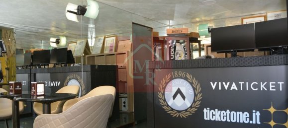 240m² Commercial property in Udine, Italy No. 224294 31