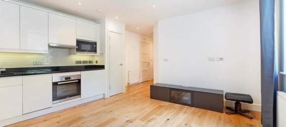 1 bedroom Apartment in Epsom, United Kingdom No. 9752 5