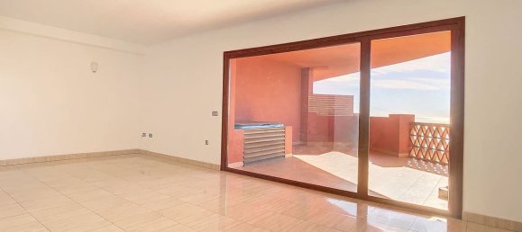 3 bedrooms Penthouse in Benalmadena, Spain No. 164725 2