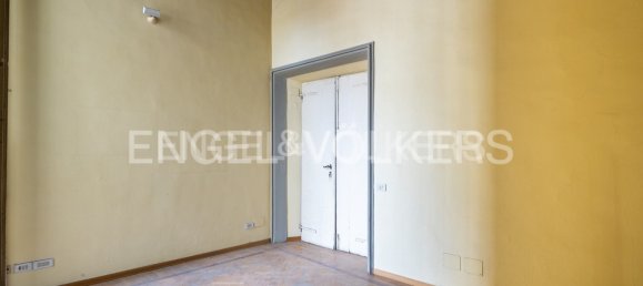 6 rooms Apartment in Pistoia, Italy No. 105183 11