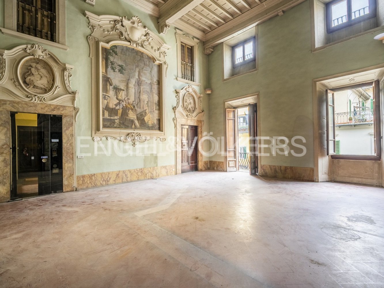 6 rooms Apartment in Pistoia, Italy No. 105183