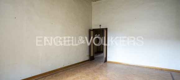6 rooms Apartment in Pistoia, Italy No. 105183 15