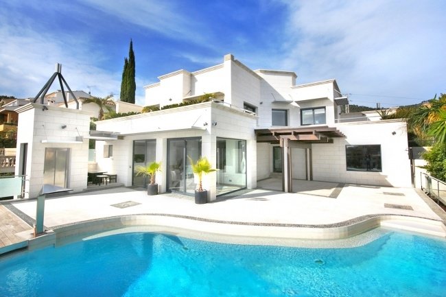 5 bedrooms Villa in Bendinat, Spain No. 16302