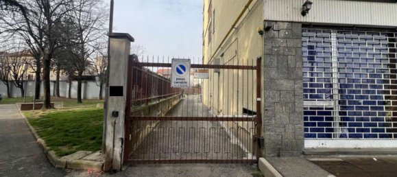 152m² Commercial property in Collegno, Italy No. 264906 2