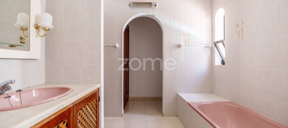 4 Schlafzimmer Villa in Quarteira, Portugal, Nr. 213537 4