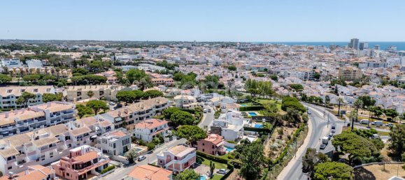 4 Schlafzimmer Villa in Quarteira, Portugal, Nr. 213537 17