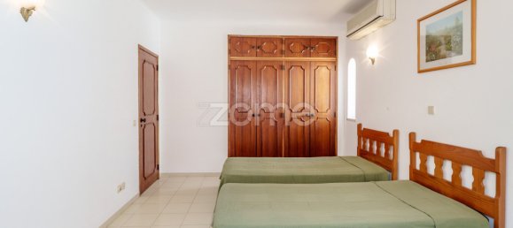 4 Schlafzimmer Villa in Quarteira, Portugal, Nr. 213537 36